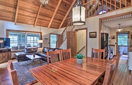 Topton Cabin | Family Retreat Cabin w/Summit, Lake Views, Deck!