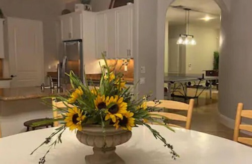 Chandler House | Family Retreat/Country Villa in the City