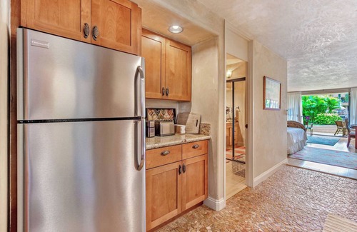 Kaanapali Condo | Family Retreat on Kaanapali Beach Impeccably Maintained Poolside Location