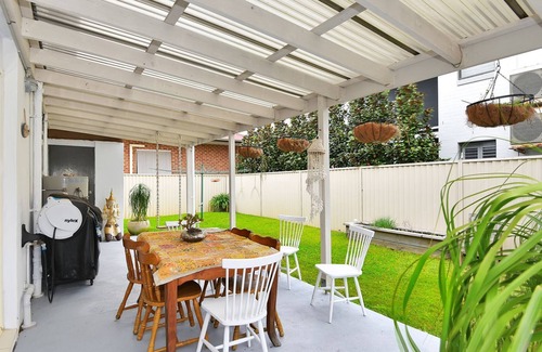 Long Jetty House | Family Retreat on Stella - Large 3 bedroom home