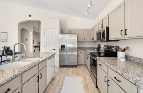 Fort McDowell House | Family Retreat surrounded by mountains, fairways and trails.