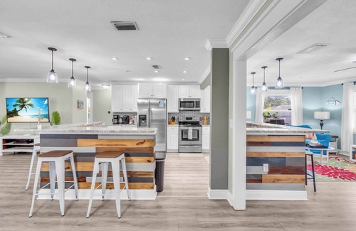 Bradenton House | Family Retreat with Pool Near Beach & IMG Academy