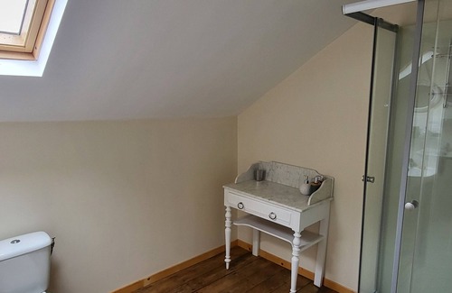Bersac-sur-Rivalier Bed & Breakfast | Family room with garden view