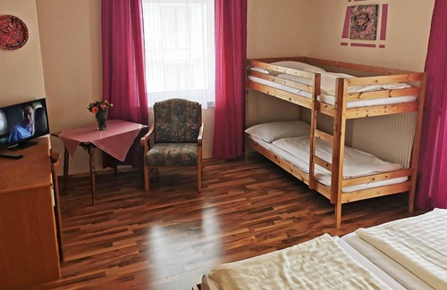 Strass im Attergau Cottage | Family Room 4 beds - Gasthof Pension Steinberger