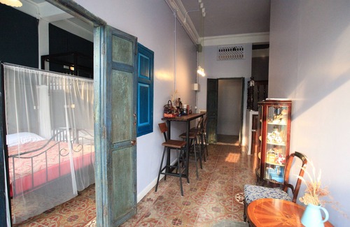 Talat Phlu Bed & Breakfast | Family room in OLD TOWN "Talat Phlu"