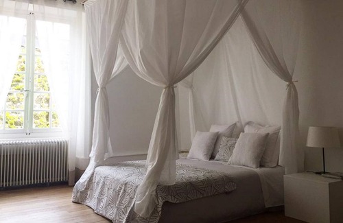 Le Puy-en-Velay Bed & Breakfast | Family room-Private Bathroom-Chambre Paloma