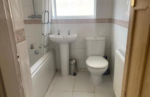 West Kirby House | Family s or Contractors welcome sleeps 4-6 Caroline jane johnson