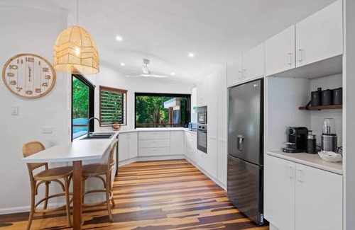 South Mission House | Family Shores - Beachfront Bliss