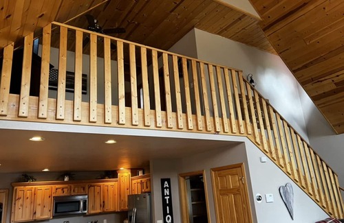 Greer Cabin | FAMILY SIZE CABIN IN THE PINES