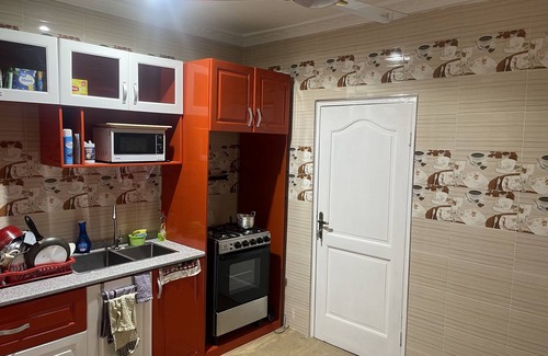 Sekondi-Takoradi House | Family size house,Gate entrance—-5 minutes walk to Anaji mall. Sekondi-Takoradi.