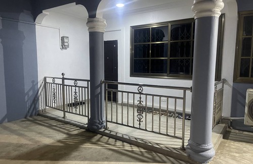 Sekondi-Takoradi House | Family size house,Gate entrance—-5 minutes walk to Anaji mall. Sekondi-Takoradi.