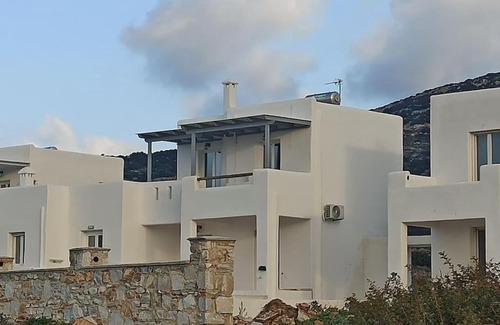 Naxos House | Family-size House in the fields of Naxos 2BR Queen, 2TV, 2WC