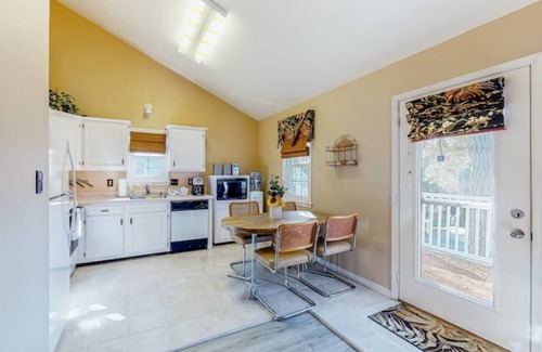 Caine Woods Condo | Family Size Ocean Home by Beach Bayside & Pet Friendly