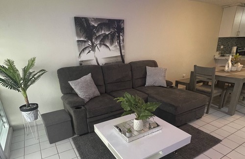 Sardinera House | Family size townhouse minutes from the beach