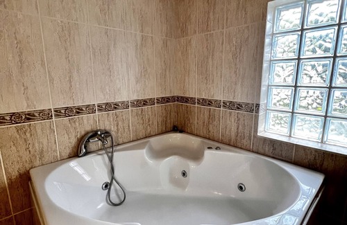 Adapazari Villa | Family-size villa with swimming pool 10 minutes to the lake and 6 km to Maşukiye