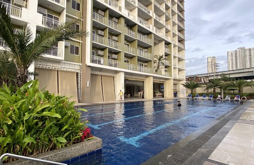 A. Bonifacio Condo | Family-sized condo w/hot shower, Wi-Fi, TV, terrace on 39F