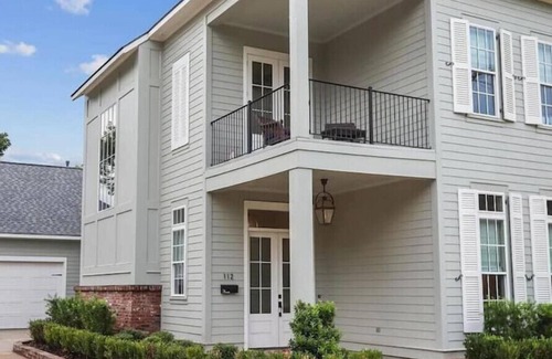 Highlands - Perkins House | Family-sized home steps from LSU!