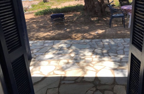 Pylos-Nestoras Cottage | Family-sized vacation house on Zaga beach in Koroni, Messinia. Pet friendly!