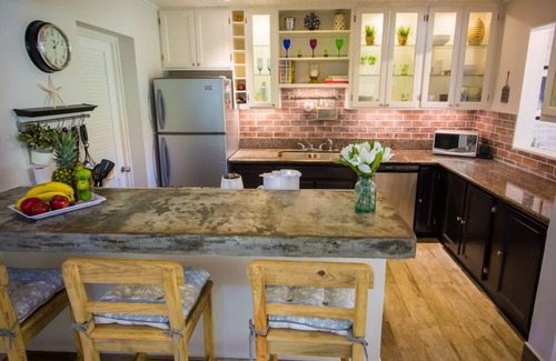 Rodney Bay House | Family spot by beach w/pool