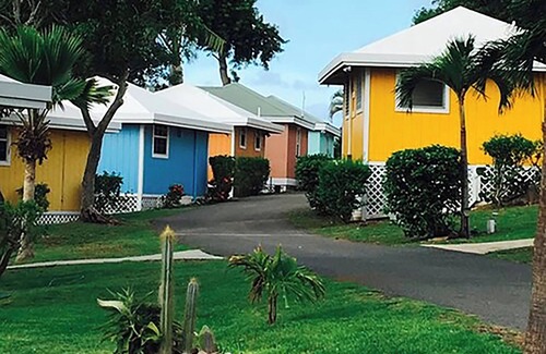Estate Shoys House | Family Studio Bungalow