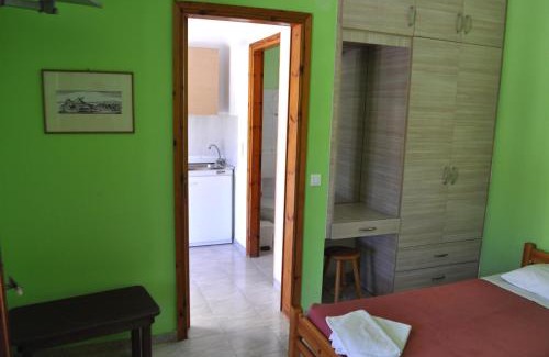 Marathias Apartment | Family Studios