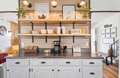 Rapid City House | Family style charming house on the westside of Rapid City .