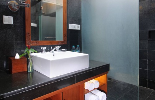 Downtown Kuta Hotel | Family Suite Room 2 minutes walk to Kuta Beach