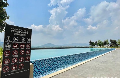 Cheras Apartment | Family Suites Netizen Balcony near MRT #23