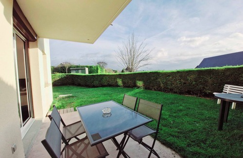 Touques Apartment | Family T2 with pool and garden in Touques