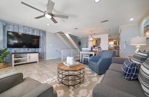 Holiday Isle House | Family Tides - Beachfront Pet-Friendly Duplex