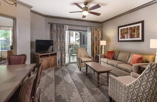 Pennington Bend Condo | Family Time! 2BR Lockoff Near Grand Ole Opry with Full Kitchen,2 Baths