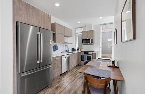 Leschi House | Family Townhome w/Rooftop Near Beach, Parks, Lake