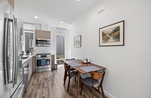 Leschi House | Family Townhome w/Rooftop Near Beach, Parks, Lake