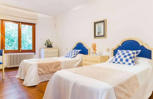 Cala Bona Villa | Family villa close to the sea.