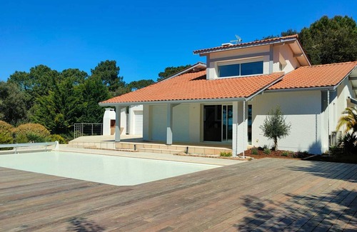 La Teste-de-Buch House | Family villa with pool, sea view at Le Pyla