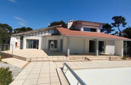 La Teste-de-Buch House | Family villa with pool, sea view at Le Pyla