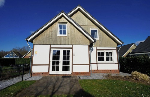 Susteren House | Family villa with 6 bedrooms, 2 bathrooms and a garden