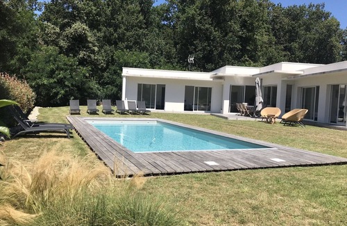 Les Mathes House | Family villa with heated pool near the beaches of La Palmyre