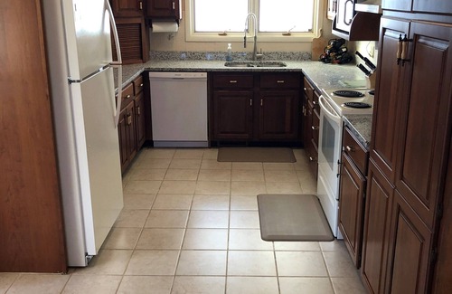 Millersport House | Family Waterfront Lakehouse with Large Side Yard and Picture Perfect Sunsets!