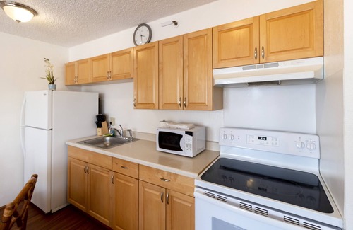 Waikiki Condo | Famous for repeat guests, parking & wifi included