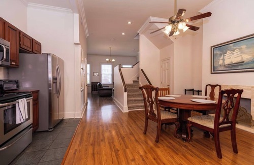 French Quarter Hotel | Fancy and Unique 2-Bedroom Stay – Classic New Orleans Charm