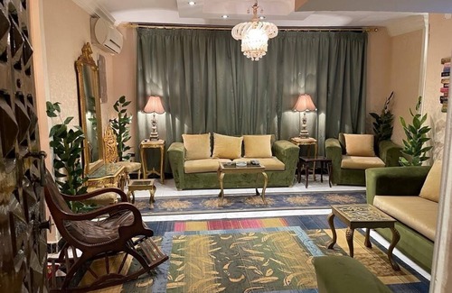 Al-Jamaliyah Apartment | Fancy Cozy 2-bedroom apartment in enjoyable Cairo Governorate with AC, WiFi