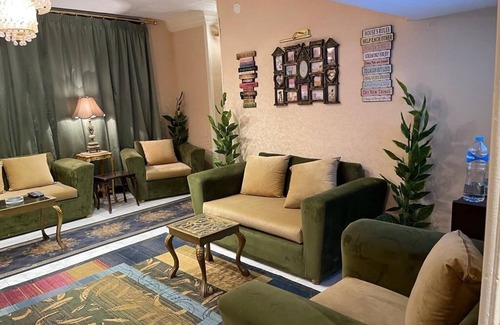 Al-Jamaliyah Apartment | Fancy Cozy 2-bedroom apartment in enjoyable Cairo Governorate with AC, WiFi