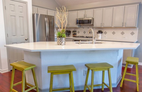 Frisco House | Fancy home in Frisco-Heated spa &pool BBQ Gameroom close to DFW sleep 10-14