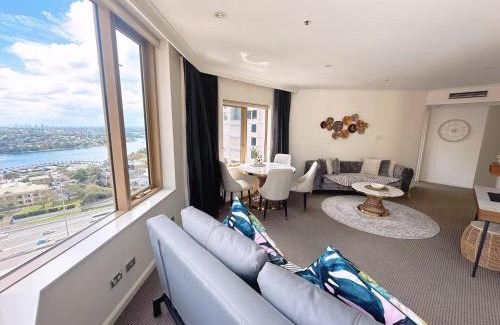 The Rocks Apartment | Fancy home with water view in the rocks