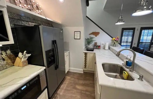 Garner House | Fancy Private Basement near DTR