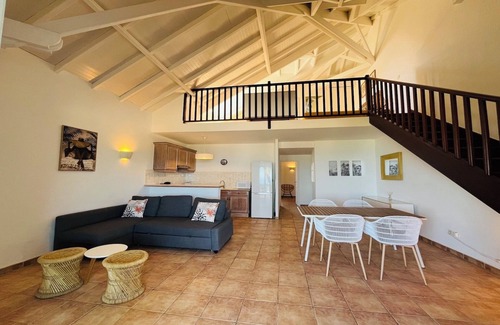 Orient Bay Apartment | Fanny 3, Oriental Bay village square, front row sea view!