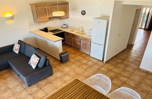 Orient Bay Apartment | Fanny 3, Oriental Bay village square, front row sea view!