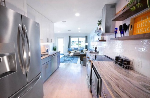 Pompano Beach House | Fanta-Sea Cove- Enjoy the tropical oasis with spa and short drive to the beach.