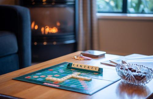 Akaroa House | Fantail Cottage with Sea Views - Akaroa Home
